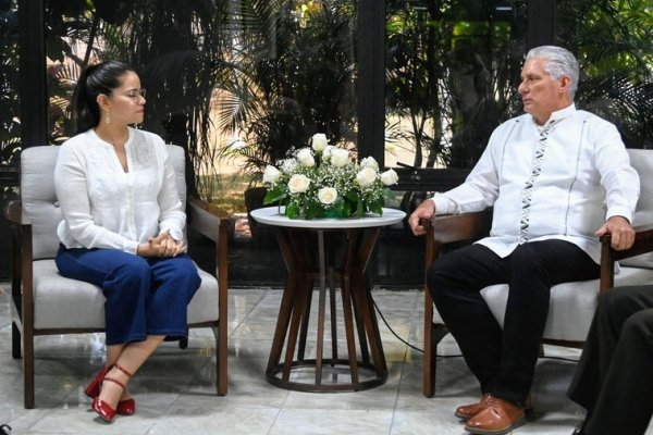 El partido oficialista Morena desafía a la presidenta de México y estrecha lazos con Cuba