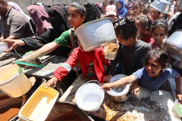 Dos meses de bloqueo israelí llevan la hambruna a Gaza