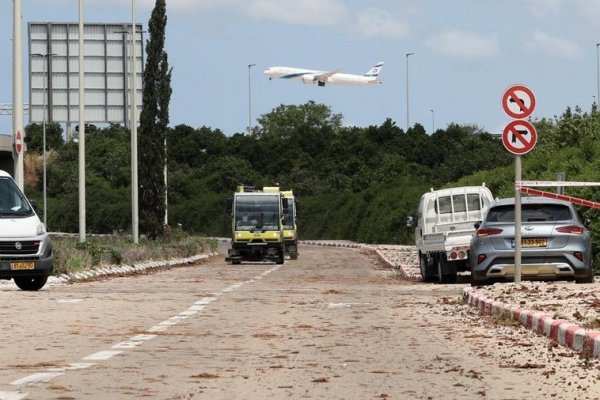 Al menos seis heridos tras impactar un misil de los hutíes cerca del aeropuerto de Tel Aviv