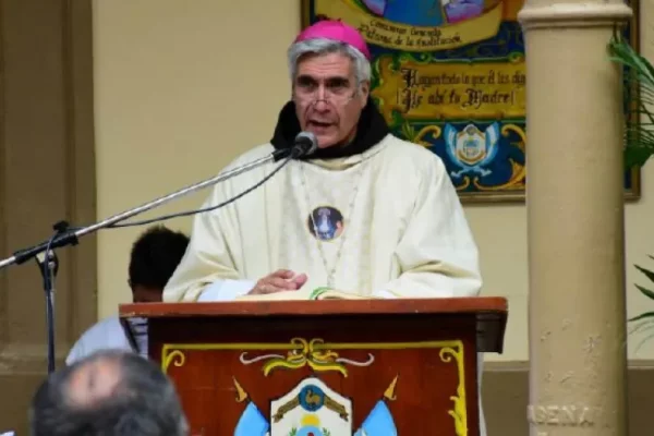 Monseñor Larregain: 'La Cruz nos recuerda quiénes somos y hacia dónde vamos'