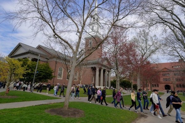 El Departamento de Educación de EE.UU. suspende las ayudas a la investigación a la Universidad de Harvard