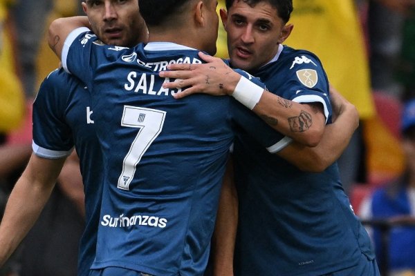 Racing goleó a Atlético Bucaramanga y es líder del Grupo E de la Copa Libertadores