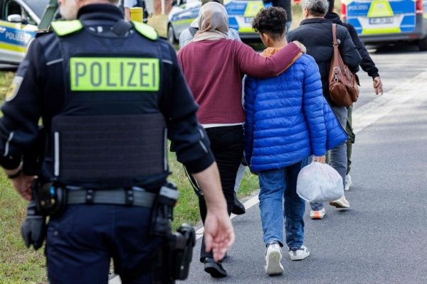 El nuevo Gobierno alemán da orden de rechazar inmigrantes en la frontera, incluso solicitantes de asilo