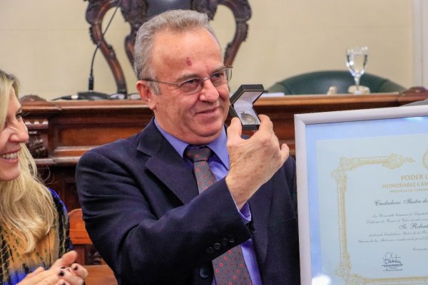 EXCOMBATIENTE! Entregaron distinción de Ciudadano Ilustre de Corrientes a Roberto Baruzzo