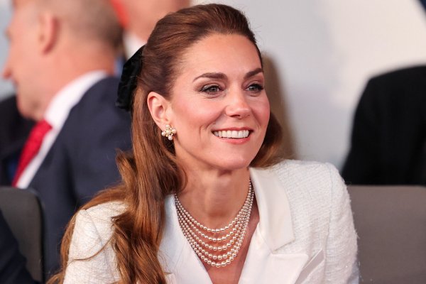 Kate Middleton firma el peinado que llevarán madrinas e invitadas esta primavera y que puedes hacerte tú misma en casa