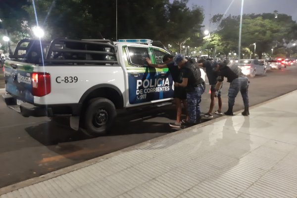 DOMINGO INQUIETO! Varios jóvenes interceptados por la policía de Corrientes