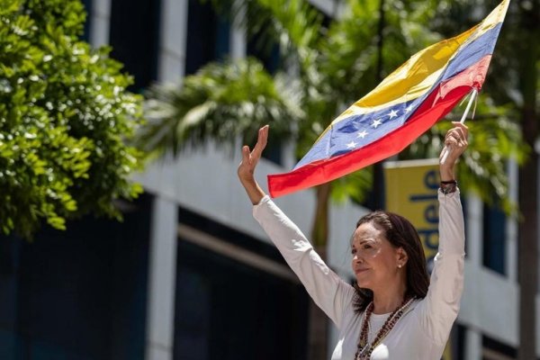 La lucha bajo amenaza y en solitario de María Corina