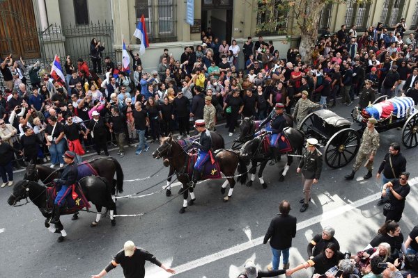 Uruguay despide a Pepe Mujica en las calles de Montevideo