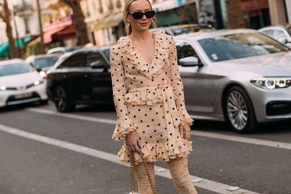 Mido 1,58 y sé que estos 3 vestidos de Zara de primavera son los que más me favorecen y además son tendencia