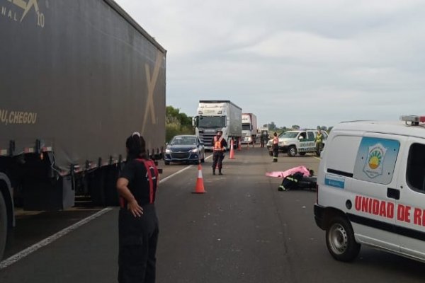 FATALIDAD! Sobre Ruta 14 Corrientes un camión aplastó a un motociclista