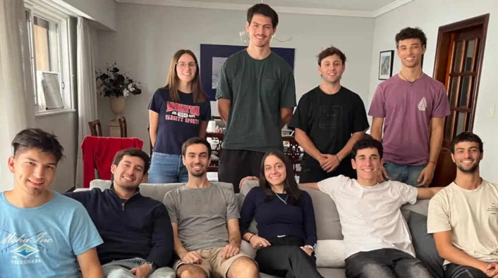 Diez estudiantes argentinos competirán en EE.UU. con un satélite del tamaño de una lata