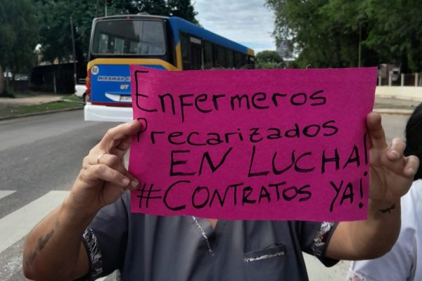 VUELVEN A PROTESTAR! Enfermeros correntinos en lucha por regularización laboral