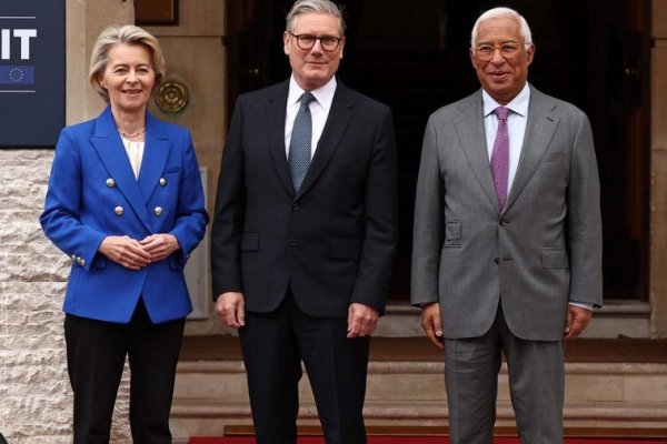 La UE y Reino Unido sellan el primer acuerdo post Brexit centrado en defensa y pesca
