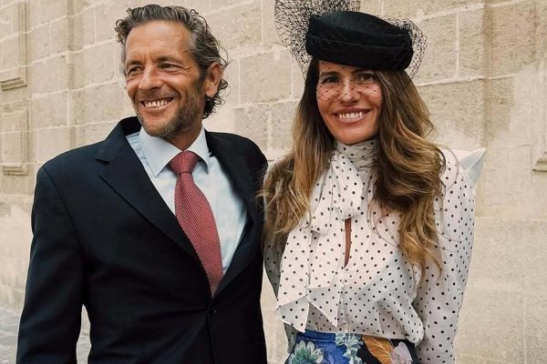 Una de las estilistas con más rollazo de España se ha vestido de invitada con dos firmas españolas y un toque de riesgo que nos encanta