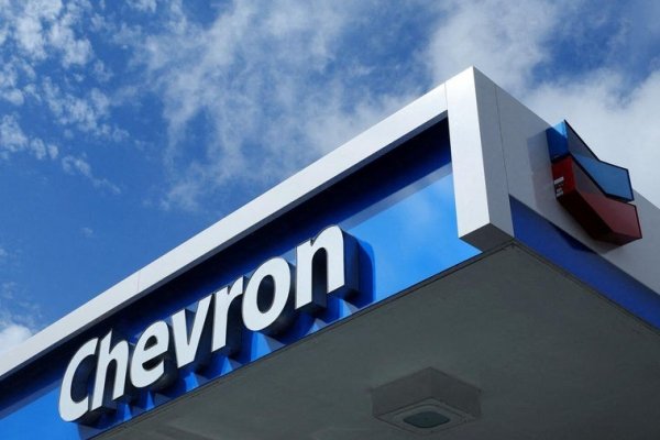 Trump le da oxígeno a Maduro: prorroga la licencia de Chevron