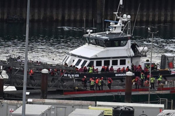 La migración neta del Reino Unido se reduce a la mitad en el primer año de Starmer al frente del Gobierno