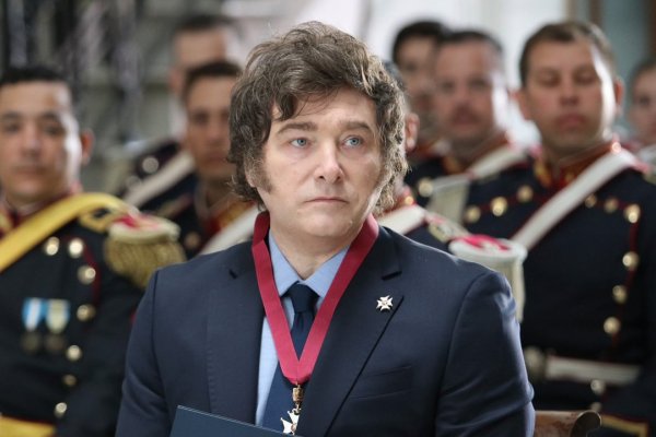 Feinmann contó que Milei pidió un uniforme de Granadero y aunque no se sabe para qué, empezaron las especulaciones