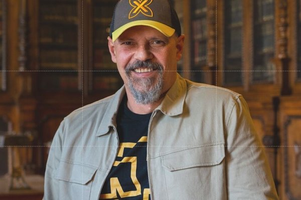 César Pérez Gellida, el escritor que ha convertido Valladolid en el destino de los amantes de la novela negra, publica nueva obra, vertiginosa y brillantee
