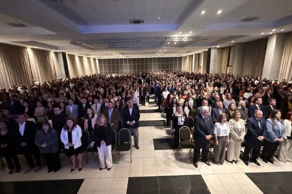 IMÁGENES! Acto de egresados del sistema de salud de Corrientes