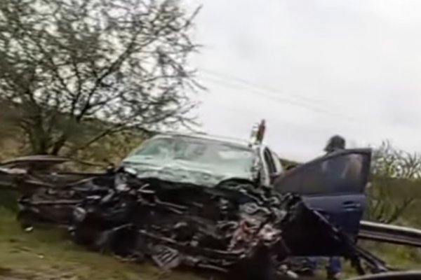 TREMENDO ACCIDENTE! Conocido vendedor de autos de Mercedes choco de frente contra un camión