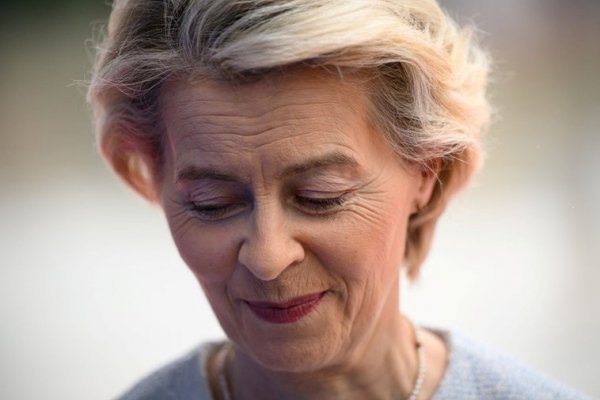 EE.UU. y la UE retoman el diálogo comercial tras la 'tregua' de Trump y Von der Leyen