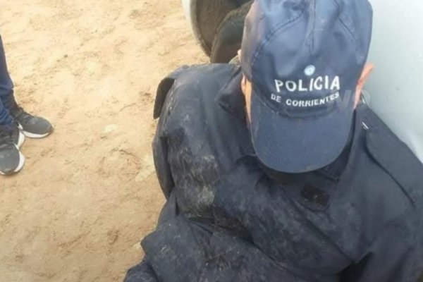 TREMENDO! Detienen a Policía correntino con 30 kilos de Droga en el Puente Chaco-Corrientes