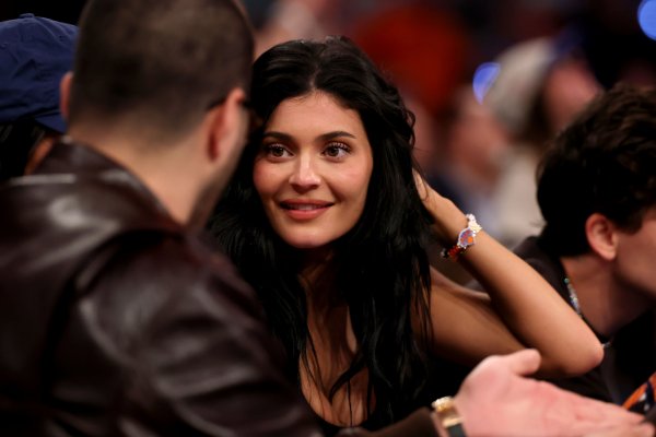Para Kylie Jenner y Hailey Bieber las manicuras BFF son las nuevas pulseras de la amistad
