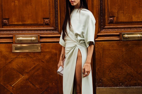 Anoche llegaron a Zara los 2 vestidos de invitada más bonitos del verano que inspirarán a las estilistas milanesas