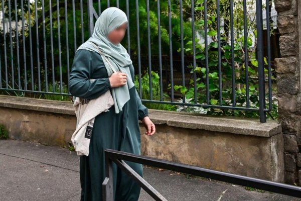 Macron intenta poner coto a la islamización de Francia