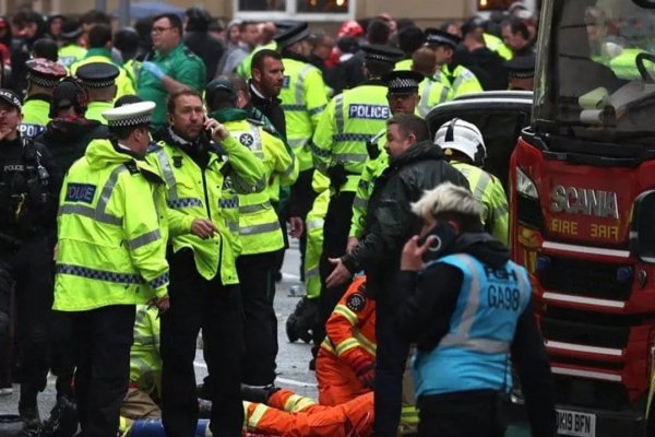 ¿Quién es el hombre que atropelló a 47 hinchas del Liverpool en los festejos del título?