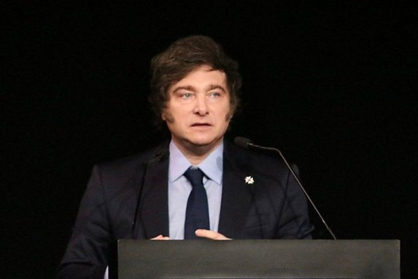 Nueva baja en el equipo de Javier Milei: Quién presentó su 