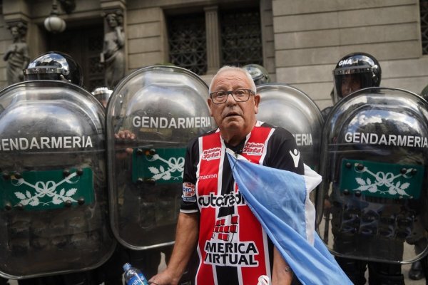 El jubilado de Chaca, que movilizó las marchas de los miércoles, contó por qué apoya a los trabajadores del Garrahan
