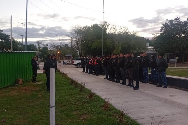 ALGO PASA! Refuerzan control policial en la capital correntina