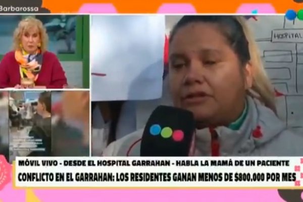 El emotivo mensaje de una madre que se acercó a apoyar la lucha de los médicos que le salvaron la vida a su hija