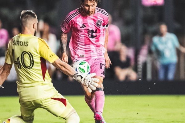 Los tremendos goles de Messi para llegar afilado a la selección: zurdazo de lejos y sombrerito