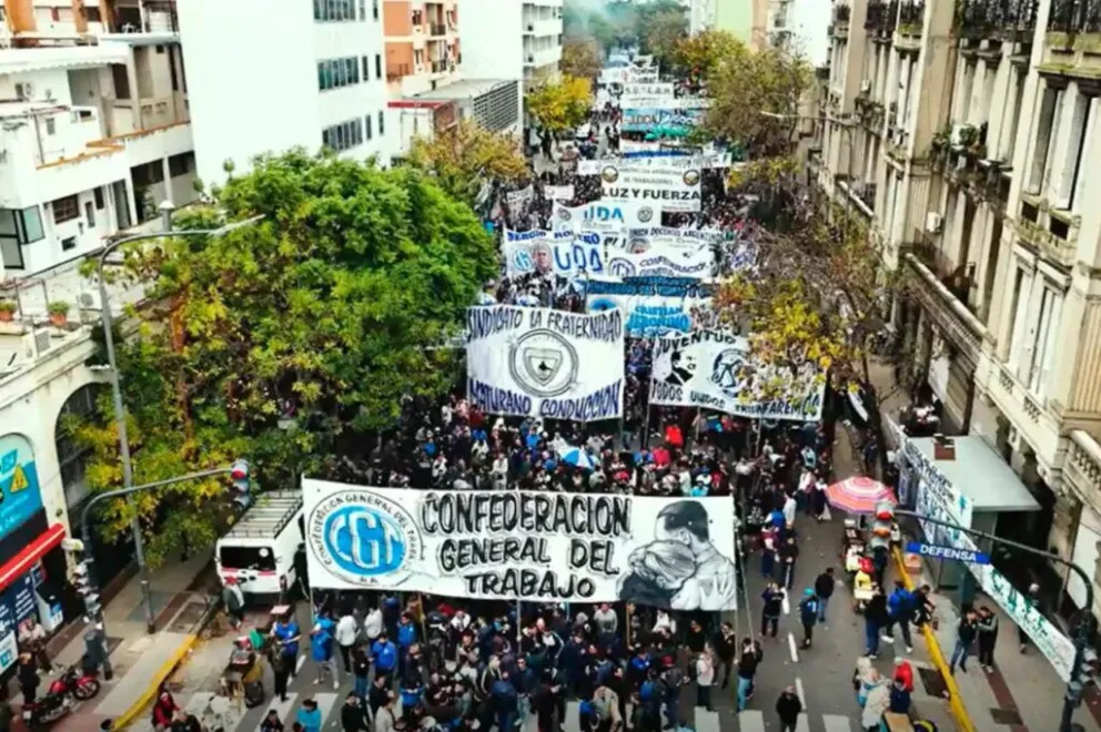 La justicia suspendió el DNU de Milei que limita el derecho a huelga