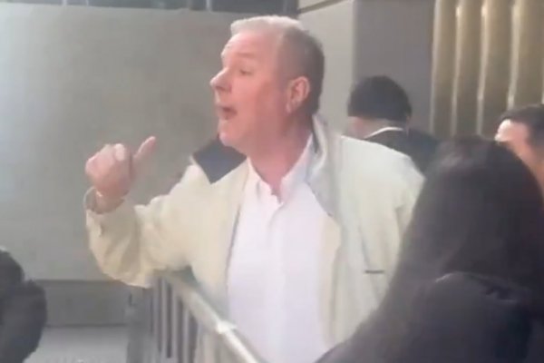 Nefasto: Milman increpó a jubilados que fueron a reclamarle en la puerta del Congreso