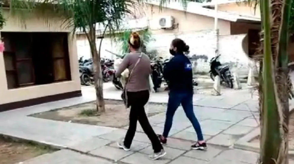 Se grababa golpeando a su propio bebé para vengarse de su ex: “Voy a dejar unas pastillas para que tome y muera”