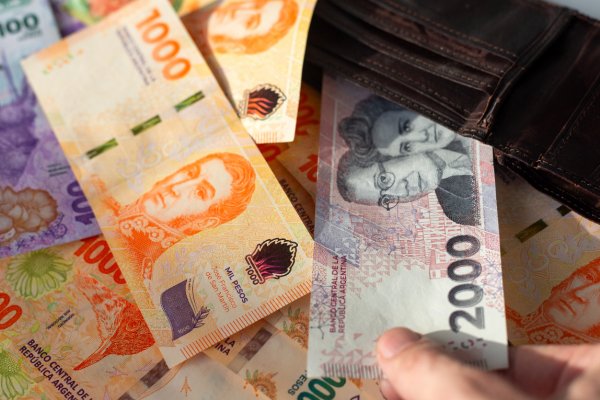 REGALO! Un intendente correntino paga bono de $100.000 por el día del padre