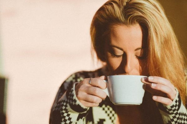 Un experto en salud reveló cuándo es el momento ideal para tomar el café del día