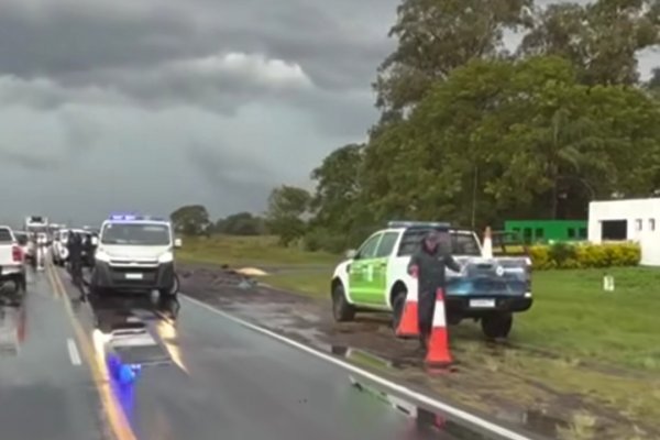 OTRA TRAGEDIA! Dos muertos en un choque frontal en Ruta Nacional 12 (IMÁGENES)