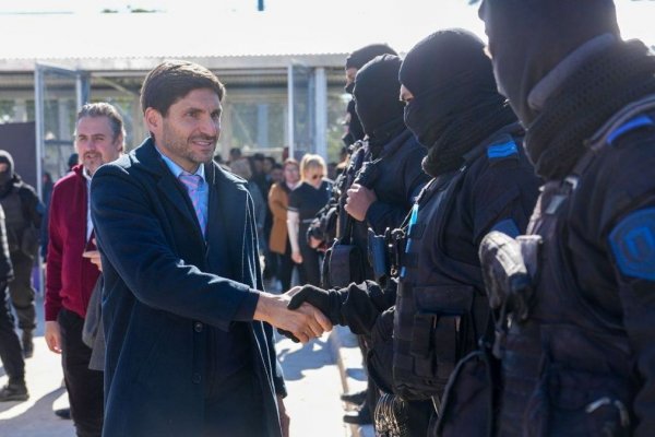 En vísperas de elecciones, Pullaro enfrenta a los presos redoblando la apuesta