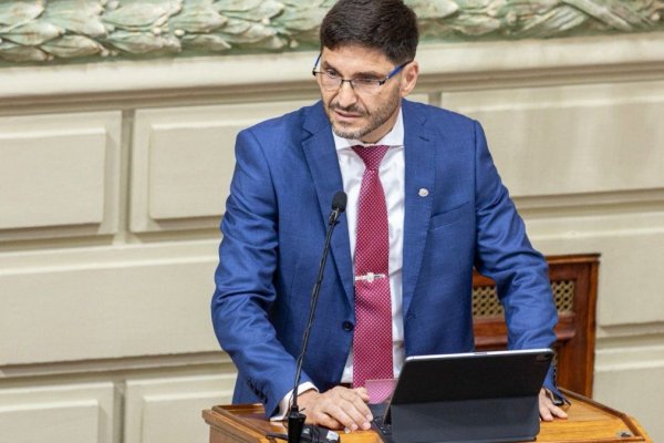 Pullaro se vuelve a plantar contra Nación: 
