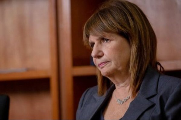 Bullrich concretó la entrega de casas del Plan Procrear, ya asignadas, a las Fuerzas de Seguridad