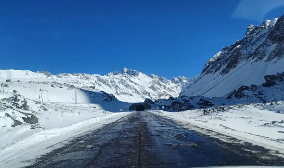 Después de 48 horas, habilitaron el paso Cristo Redentor, pero se podrá cruzar a Chile por poco tiempo