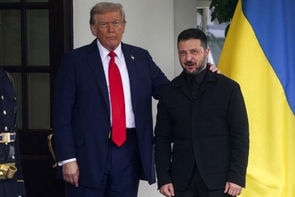 Trump felicita a Ucrania por el 34º aniversario de su independencia y reclama una paz negociada con Rusia