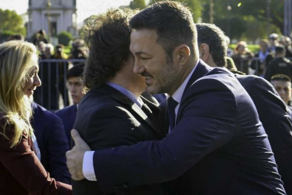 Javier Milei apuntala a Luis Petri, mientras crece malestar en las Fuerzas