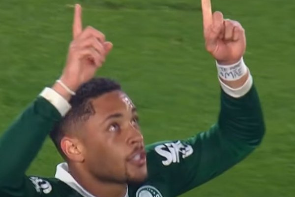 Video: Vitor Roque amplió la ventaja para Palmeiras ante River