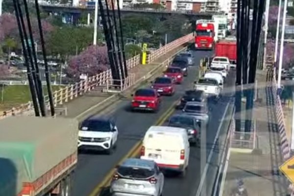COMPLICADO! Accidente generó congestión en el puente Chaco Corrientes (IMÁGENES)