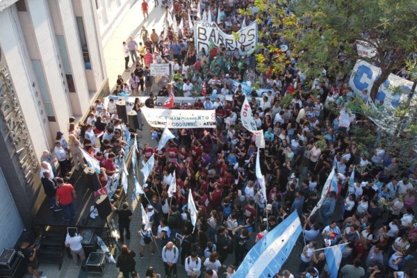 MASIVA CONCURRENCIA! Con festejos por el rechazo al veto, se realizó la marcha universitaria en Corrientes y Resistencia